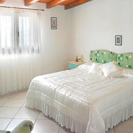 Apartment In Near Shopping *